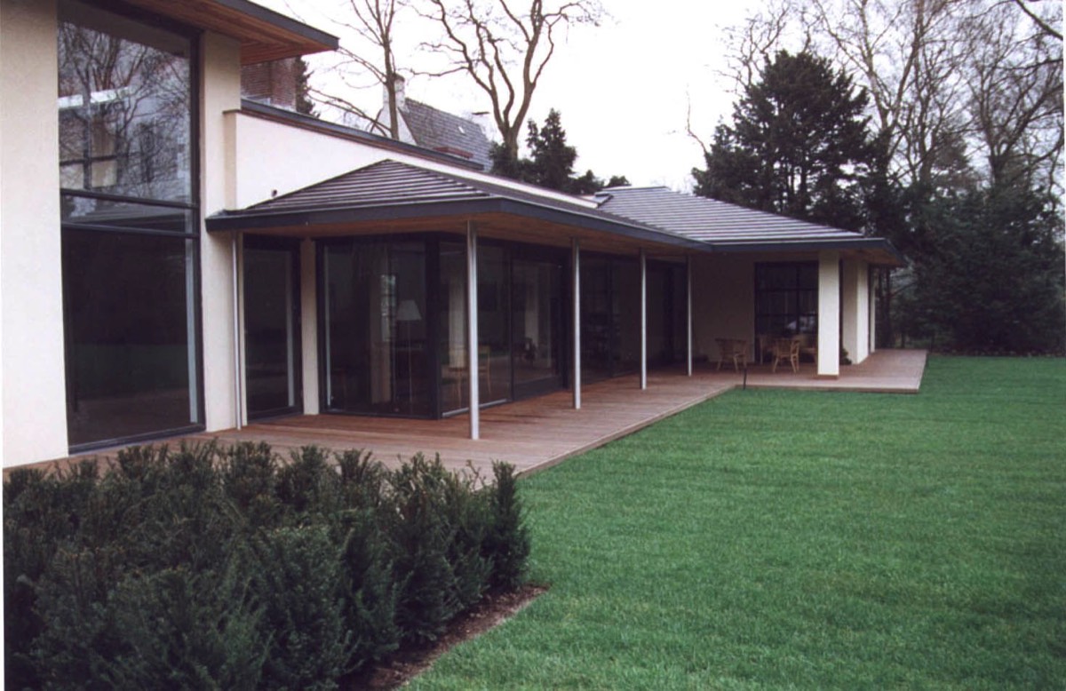 Achtergevel met terras